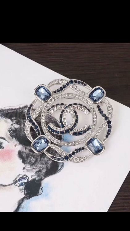 Chanel Brooch 465